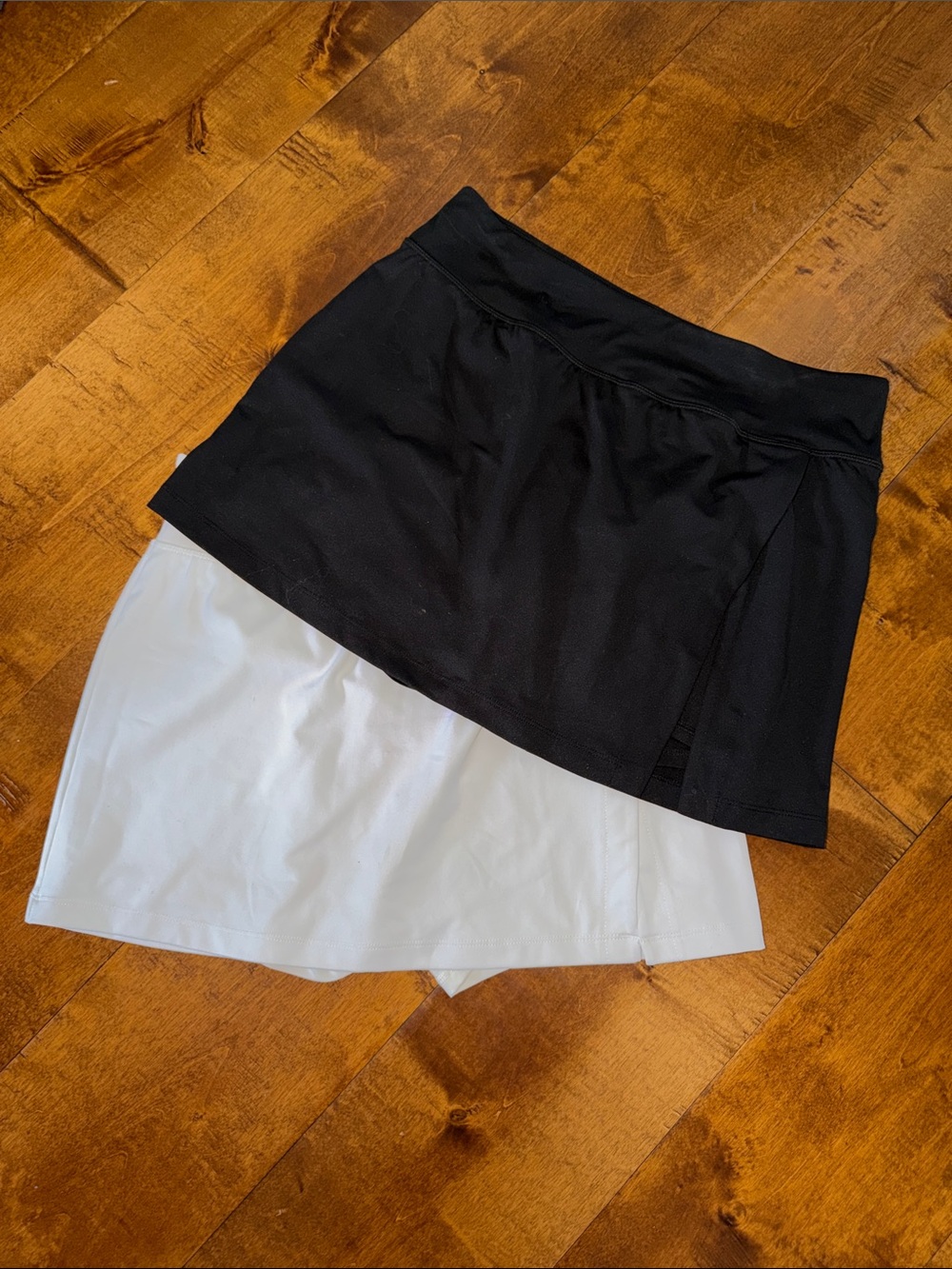 Women's Layer 8 Bundle Of 2 Skorts Medium Black White Golf Tennis Pickleball